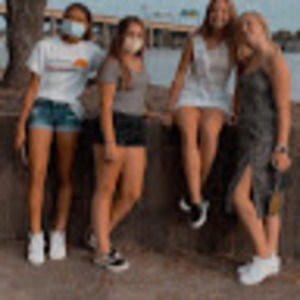 Meet your Posher, Ava